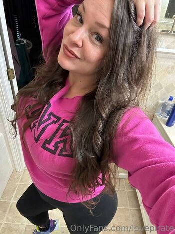 Full leaked Lovepirate private onlyfans photo