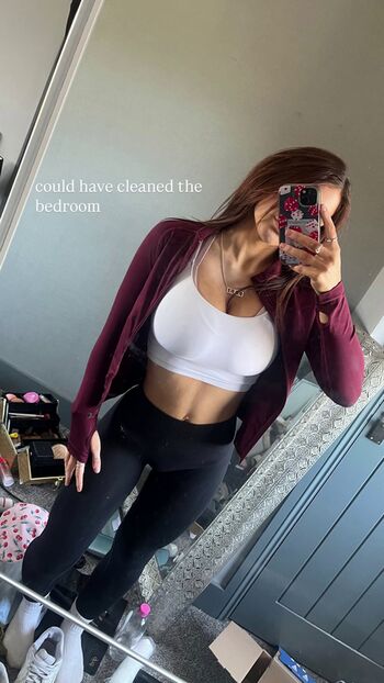Full leaked Lucyy moss private onlyfans photo