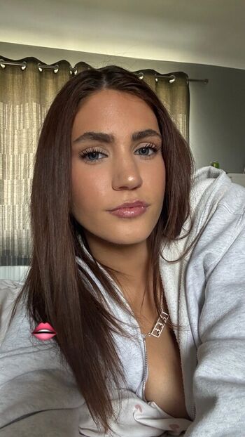Full leaked Lucyy moss private onlyfans photo