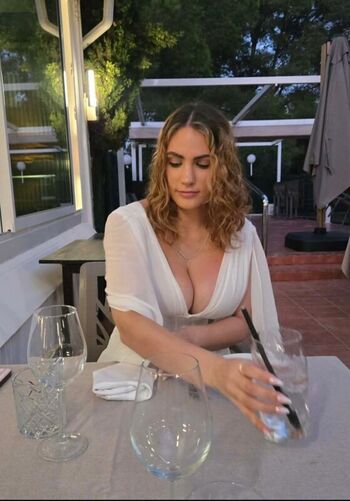 Full leaked Lucyy moss private onlyfans photo