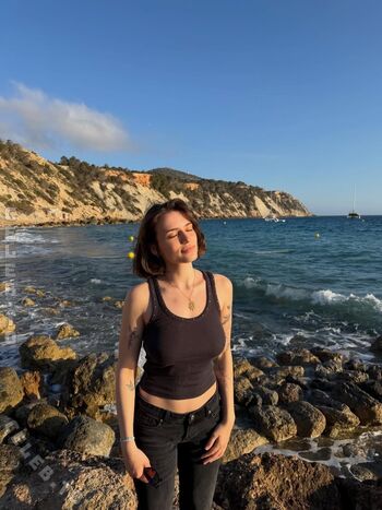 Full leaked Luisamariiaa private onlyfans photo