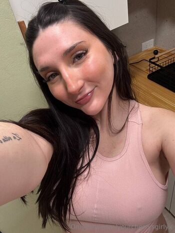 Full leaked Lunaluvx private onlyfans photo