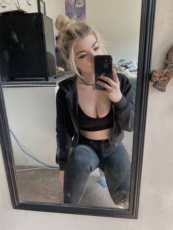 Full leaked Luuucy private onlyfans photo