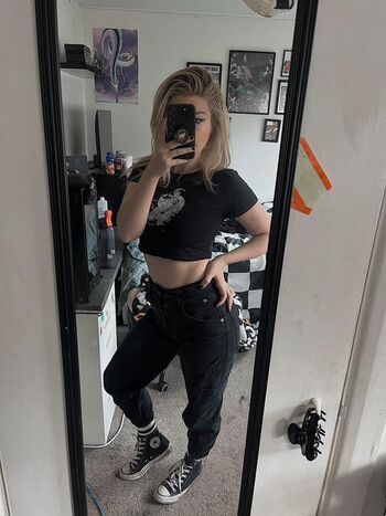 Full leaked Luuucy private onlyfans photo