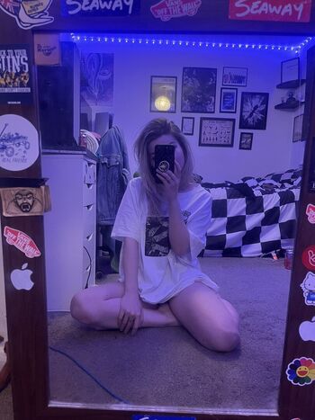 Full leaked Luuucy private onlyfans photo