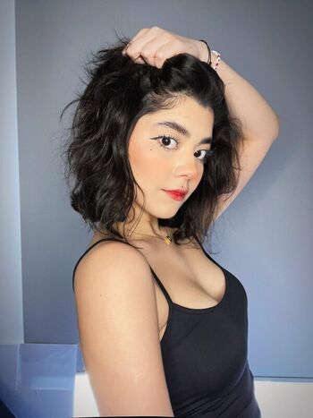 Lynda Parra