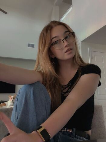 Full leaked Lyssaurora private onlyfans photo