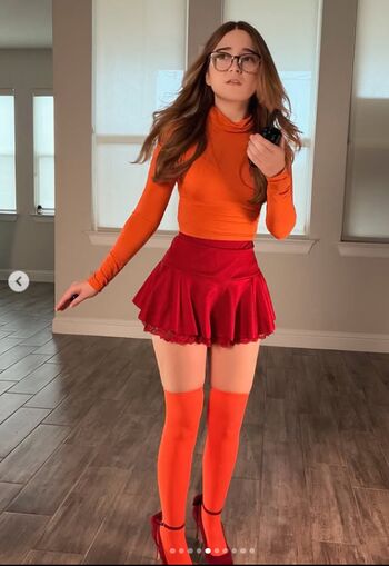 Full leaked Lyssaurora private onlyfans photo