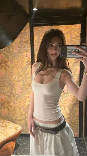 Full leaked Lyzzahh private onlyfans photo