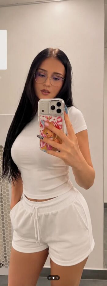 Full leaked Mlqa private onlyfans photo