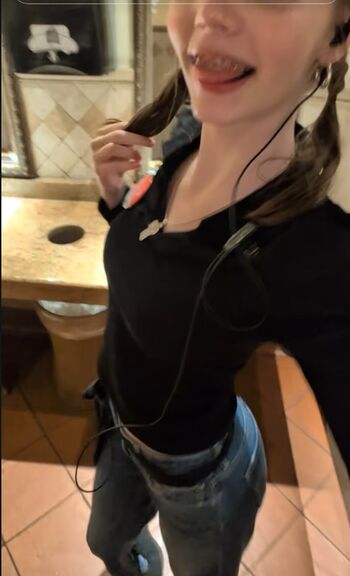 Full leaked Maddison sayre private onlyfans photo