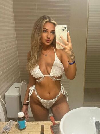 Full leaked Madeleine kyme private onlyfans photo