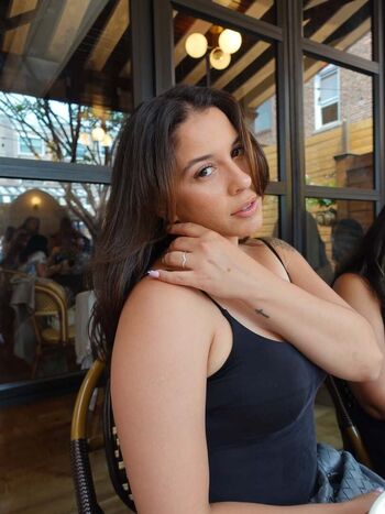 Maleni Cruz