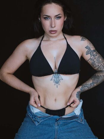 Full leaked Manon nadolny private onlyfans photo