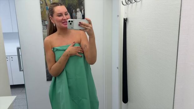 Full leaked Maren wolf page private onlyfans photo
