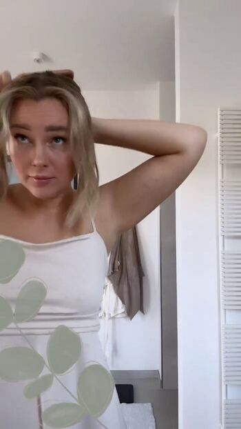 Full leaked Maren wolf page private onlyfans photo