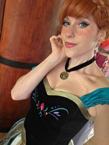 mary_mayfair_