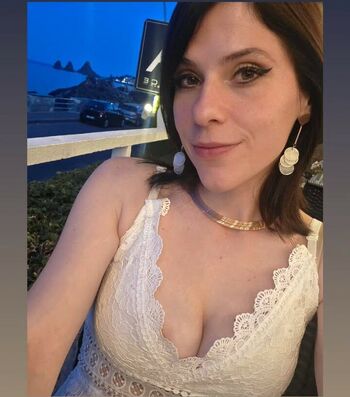 mary_mayfair_