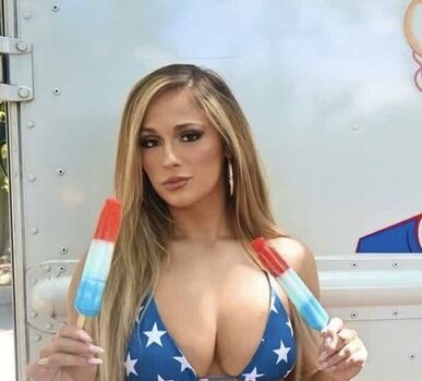 Megan Bayne Aew