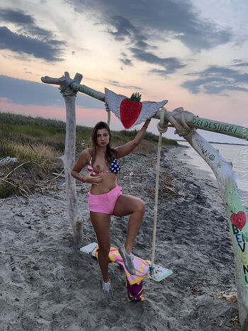 Melena Maria Rya
