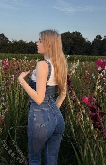 Full leaked Meleomanie private onlyfans photo