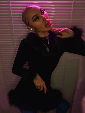 mia_mannaz