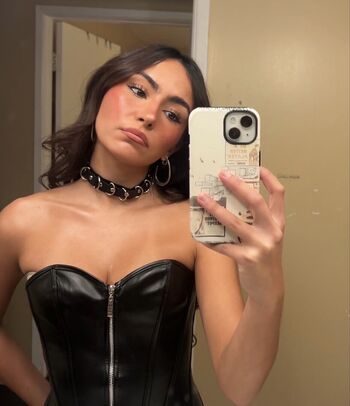 Full leaked Miaarhodes private onlyfans photo