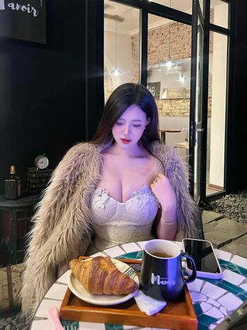 Full leaked Mianh private onlyfans photo