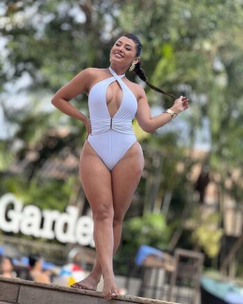 Milagro Flores