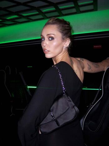 🔥 Miley cyrus page leaked private photo uncensored full