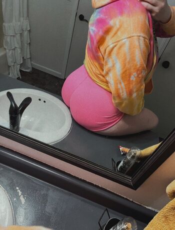Full leaked Milf vibes private onlyfans photo