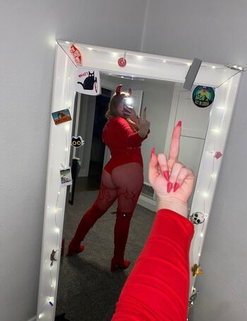 Full leaked Milf vibes private onlyfans photo