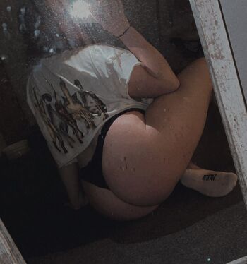Full leaked Milf vibes private onlyfans photo