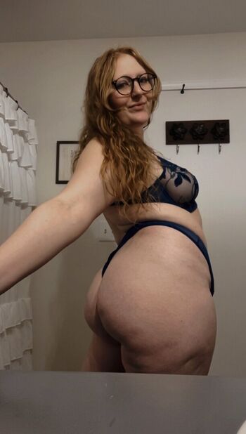 Full leaked Milf vibes private onlyfans photo