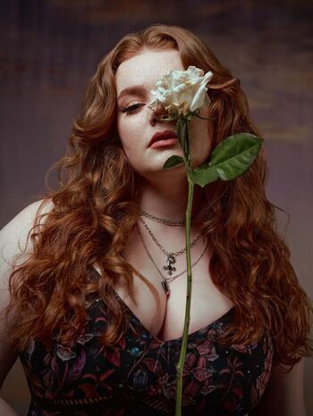 MissDeadlyRed