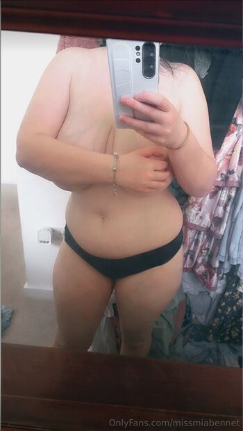 Full leaked Missmiabennet private onlyfans photo