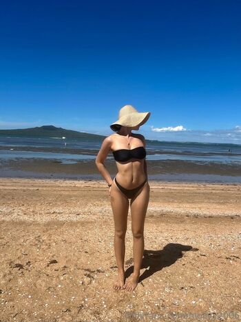 Full leaked Mollyy private onlyfans photo