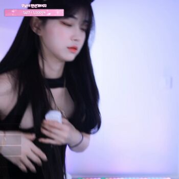 Full leaked Moonwol private onlyfans photo
