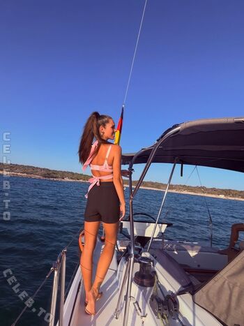 Full leaked Mrs vickeey page private onlyfans photo
