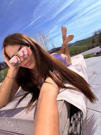 Full leaked Mrs vickeey page private onlyfans photo