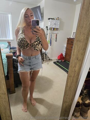 Full leaked Mrspineapplegoddess private onlyfans photo