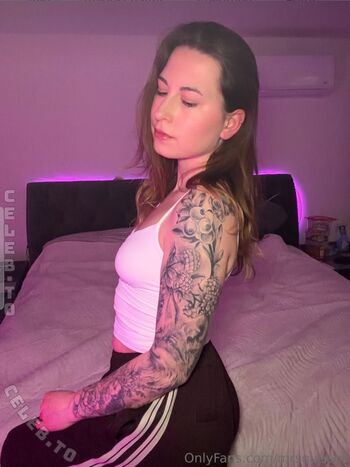 Full leaked Mrsqueenii private onlyfans photo