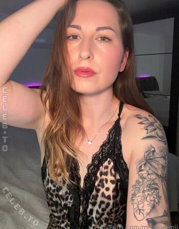Full leaked Mrsqueenii private onlyfans photo