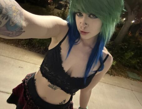 mushroomfairy666,