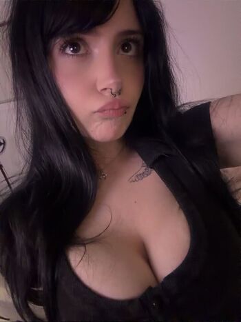 Full leaked Mwaddeleine private onlyfans photo