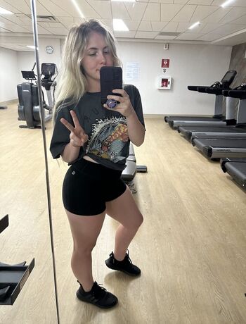 Nicki Taylor