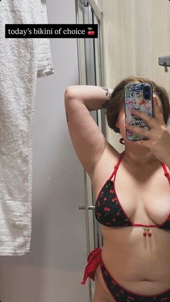 Nicole Dyer