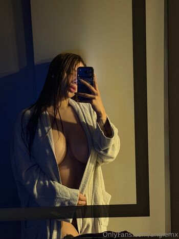 Nina_Mon
