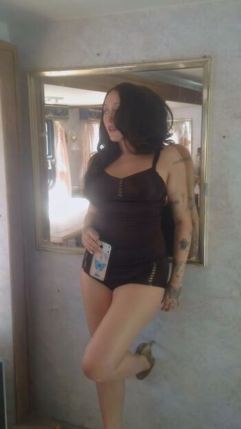 Full leaked Noah cyrus private onlyfans photo