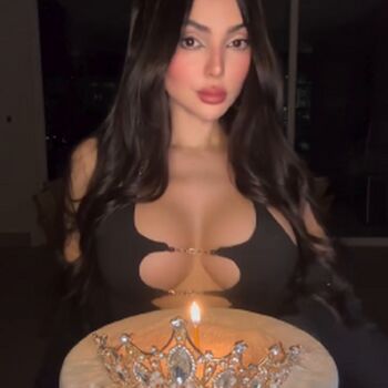 Nyvi Estephan